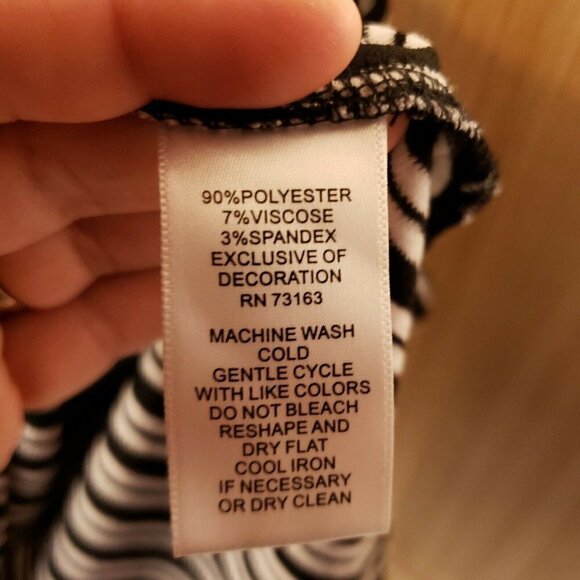 Cable & Gauge Striped Mock Neck Sleeveless Top - Picture 7 of 7